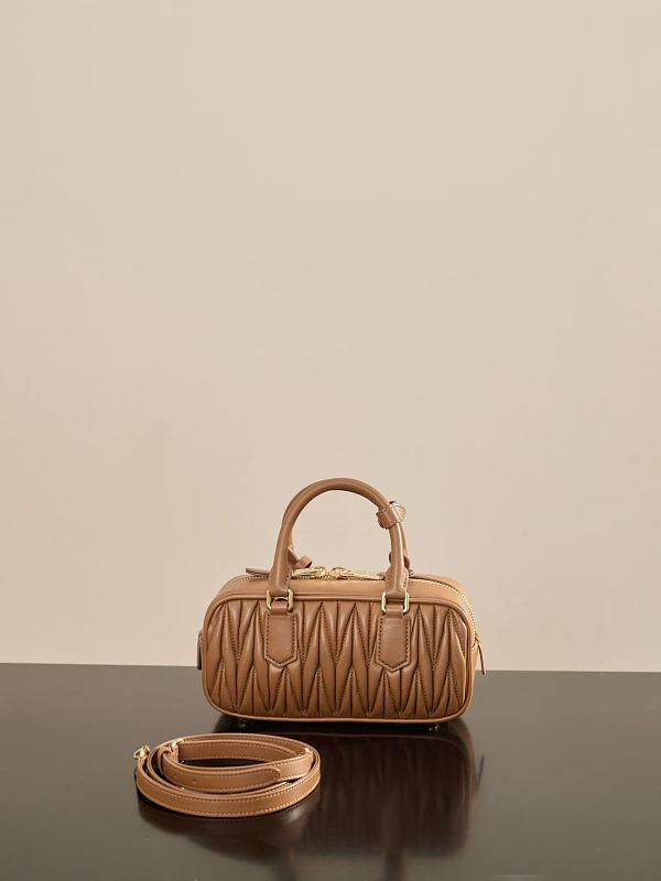 Miumiu 5